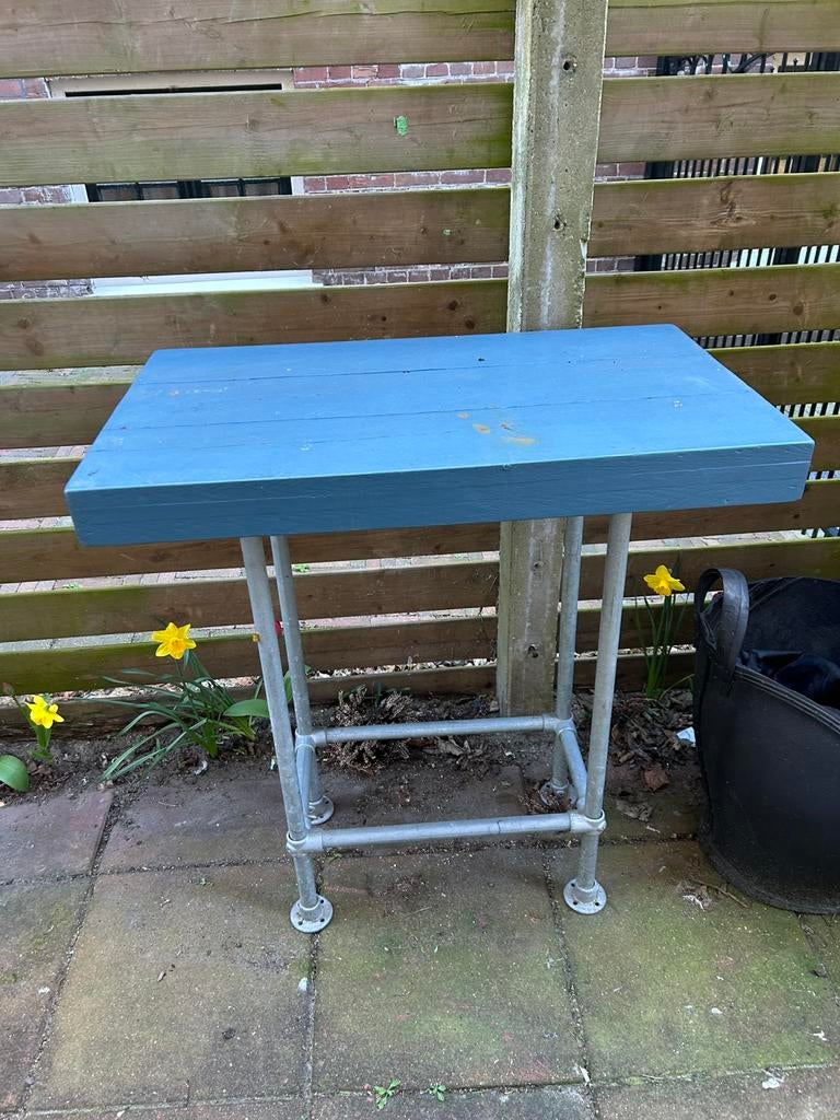 Sta tafel van steigerbuis, Ophalen, Gebruikt