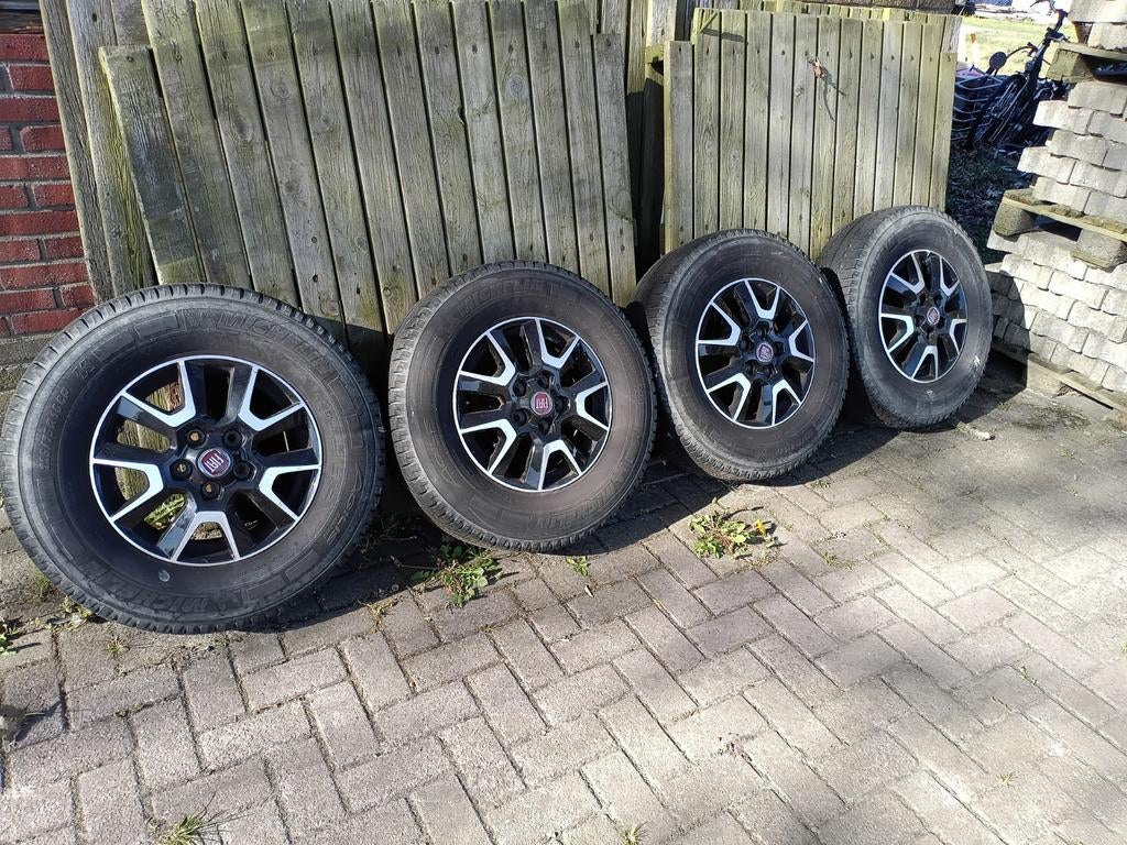 Set 16 inch Lichtmetalen wielen Fiat Ducato 225/75R16, Auto-onderdelen, Banden en Velgen, Ophalen, Bestelwagen, 16 inch, Banden en Velgen
