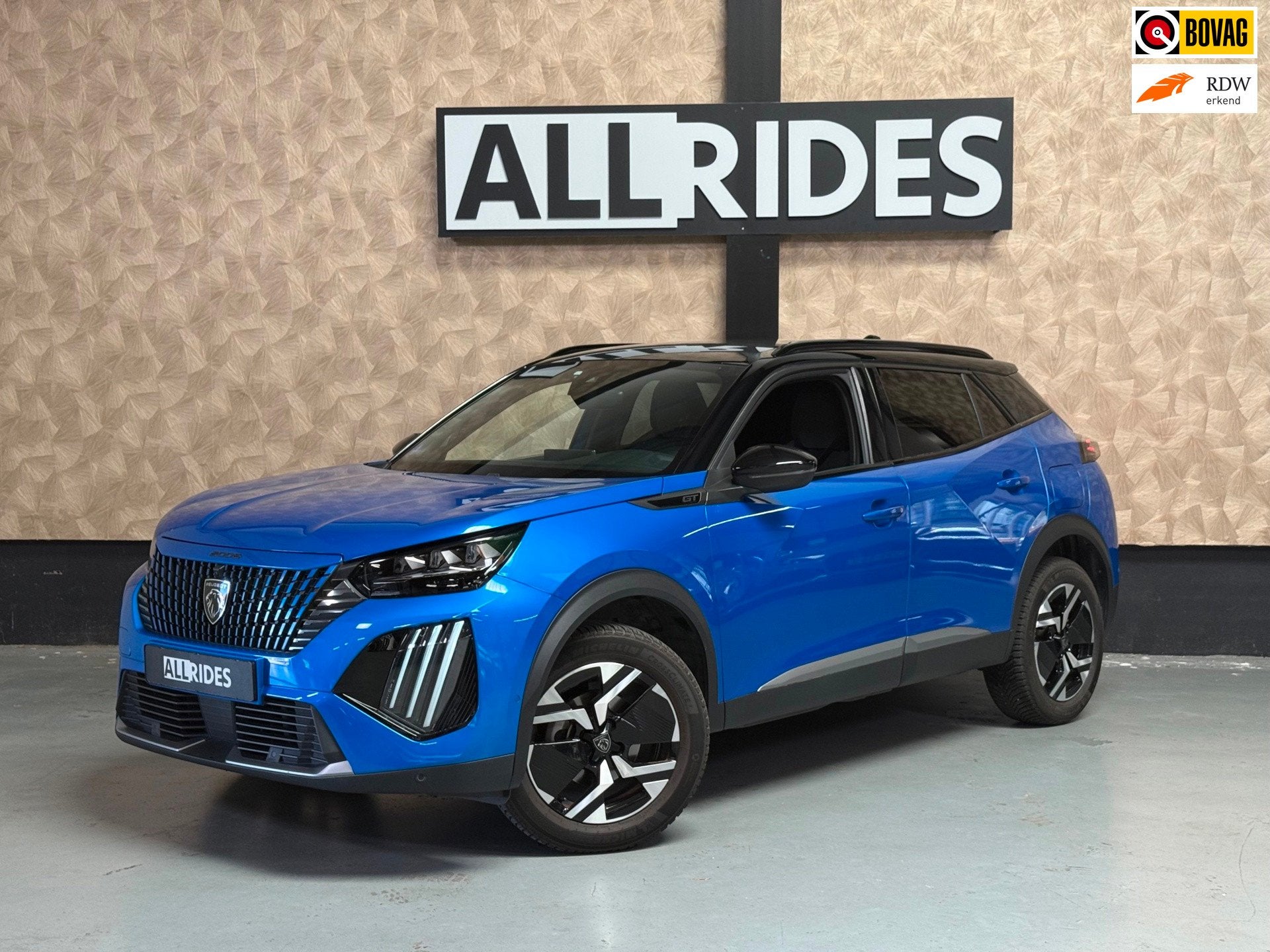 Peugeot 2008 1.2 PureTech 130 GT | 360 Camera | Carplay | Le, Dealer onderhouden, Gebruikt, 1199 cc, Blauw