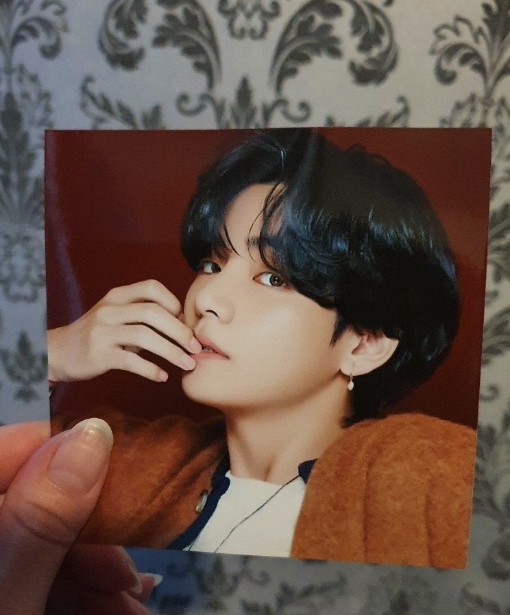 BTS V (Taehyung) Foto – (10 x10 cm), Verzenden, Nieuw, Foto of Kaart