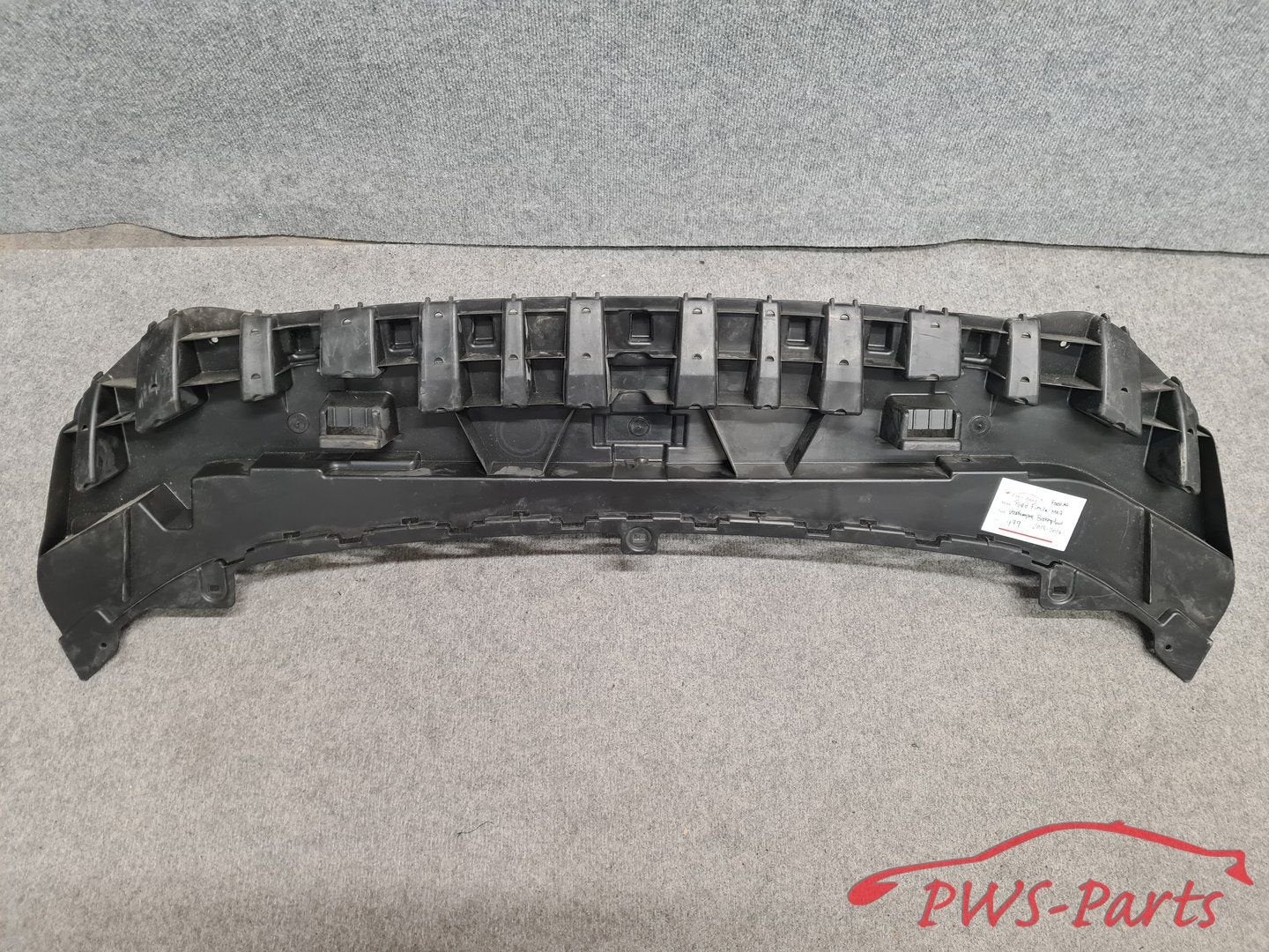 FORD FIESTA MK7 FACELIFT VOORBUMPER BODEMPLAAT VANAF 2013 OR, Auto-onderdelen, Gebruikt, -, Voor, -