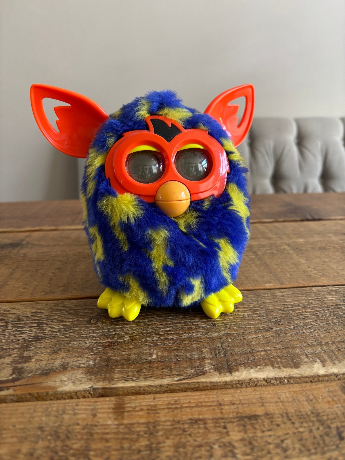 Furby 2005 Vloerbedekking Geel/Blauw - Werkend, Ophalen, Gebruikt, Jongen of Meisje