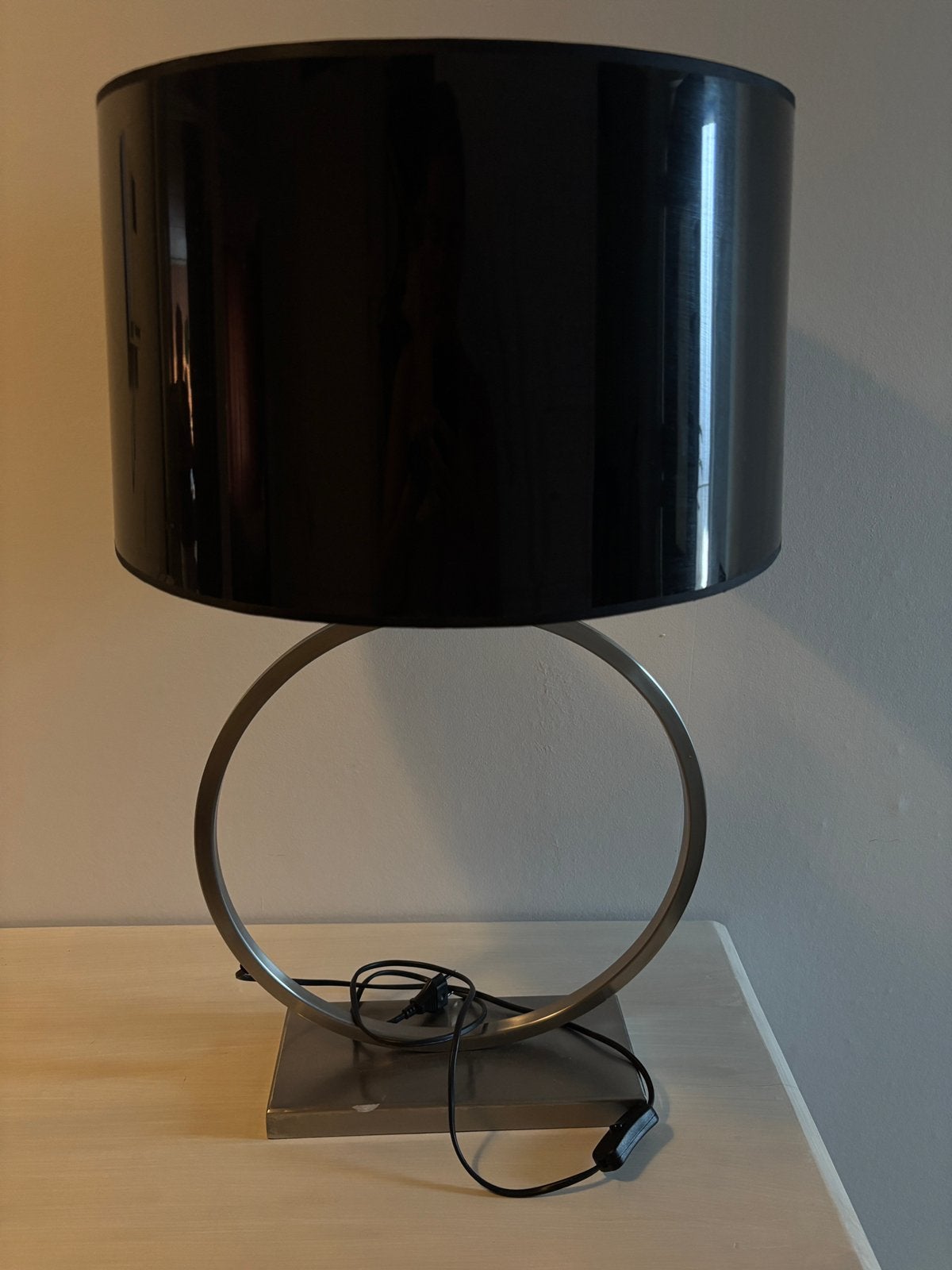 Ringlamp zilver met zwarte kap, Ophalen