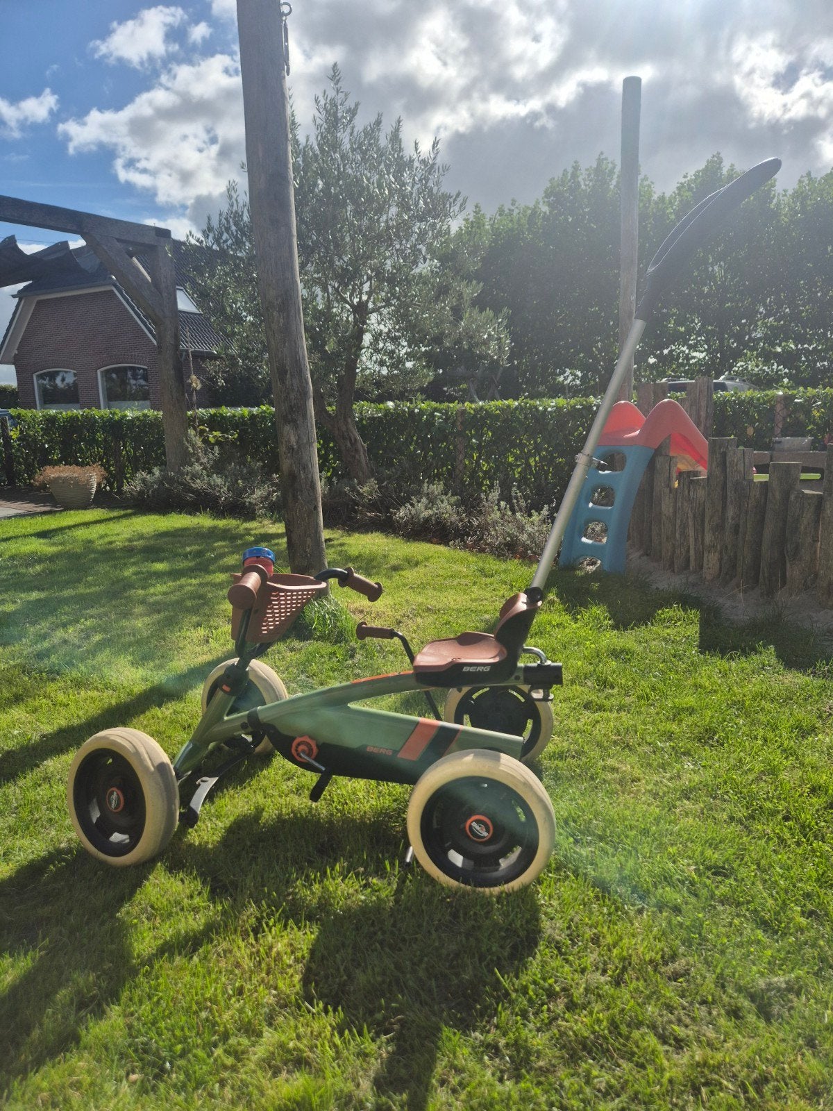 BERG Biky skelter met duwstang, Ophalen, Zo goed als nieuw, Berg