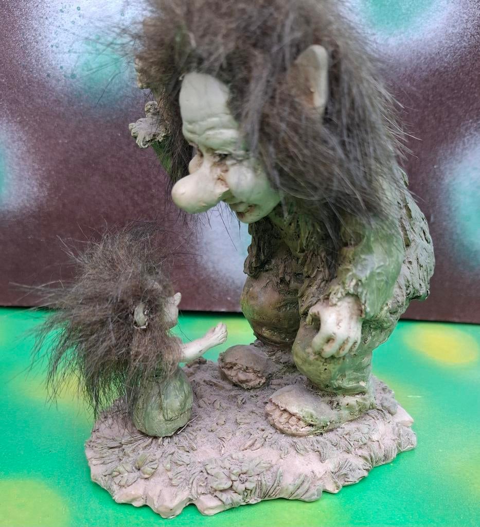Trol. Vader en dochter. 14 cm., Verzamelen, Beelden en Beeldjes, Zo goed als nieuw, Fantasy, Ophalen