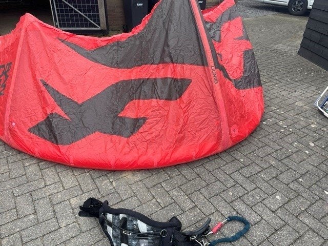 Te koop aangeboden Bandit kite 8m2 compleet, 8 m², Geen board, Ophalen of Verzenden, Zo goed als nieuw