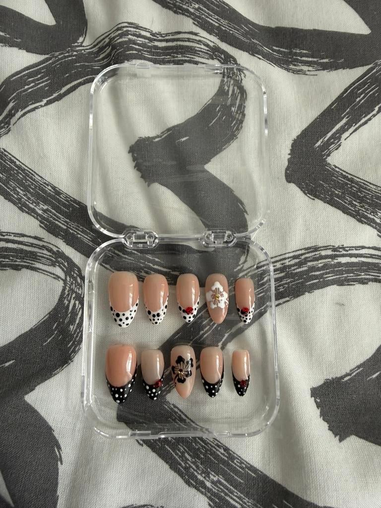 Handgemaakte press on nails - spring, Sieraden, Tassen en Uiterlijk, Uiterlijk | Cosmetica en Make-up, Nieuw, Toebehoren, Handen en Nagels