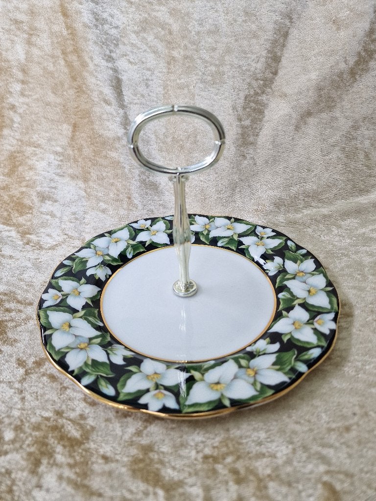 Royal Albert Trillium Etagère Bone China Vintage, Verzamelen, Porselein, Kristal en Bestek, Ophalen of Verzenden, Zo goed als nieuw