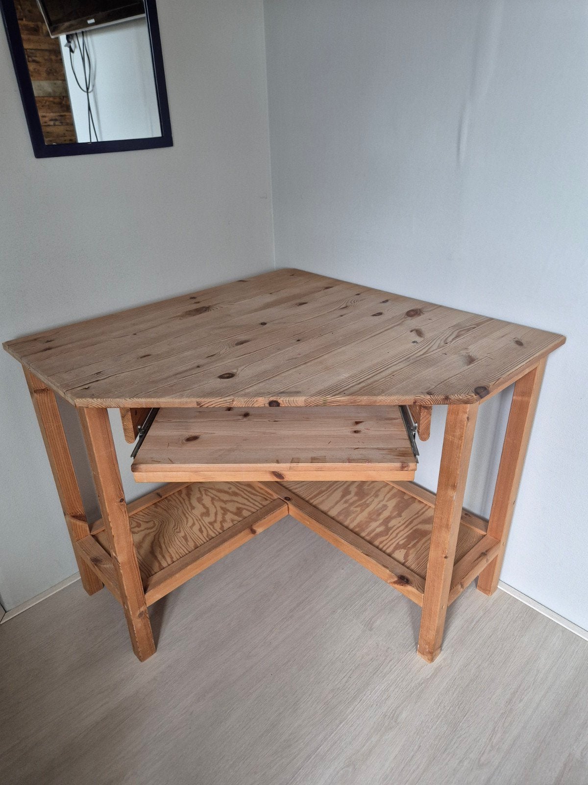 Houten Hoekbureau met Uitschuifbaar Toetsenbordblad, Ophalen, Opbergruimte, Gebruikt, Hout