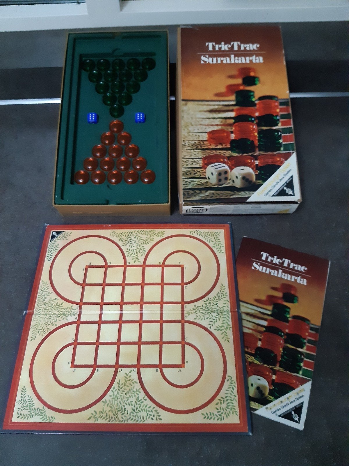 Surakarta / trictrac / backgammon / puff 1972, Ophalen of Verzenden, Zo goed als nieuw