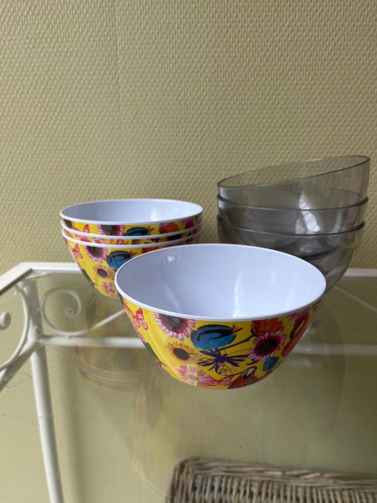 Set van 4 kleurrijke en 4 transparante schaaltjes je, Kunststof, Gebruikt, Schaal, Rond