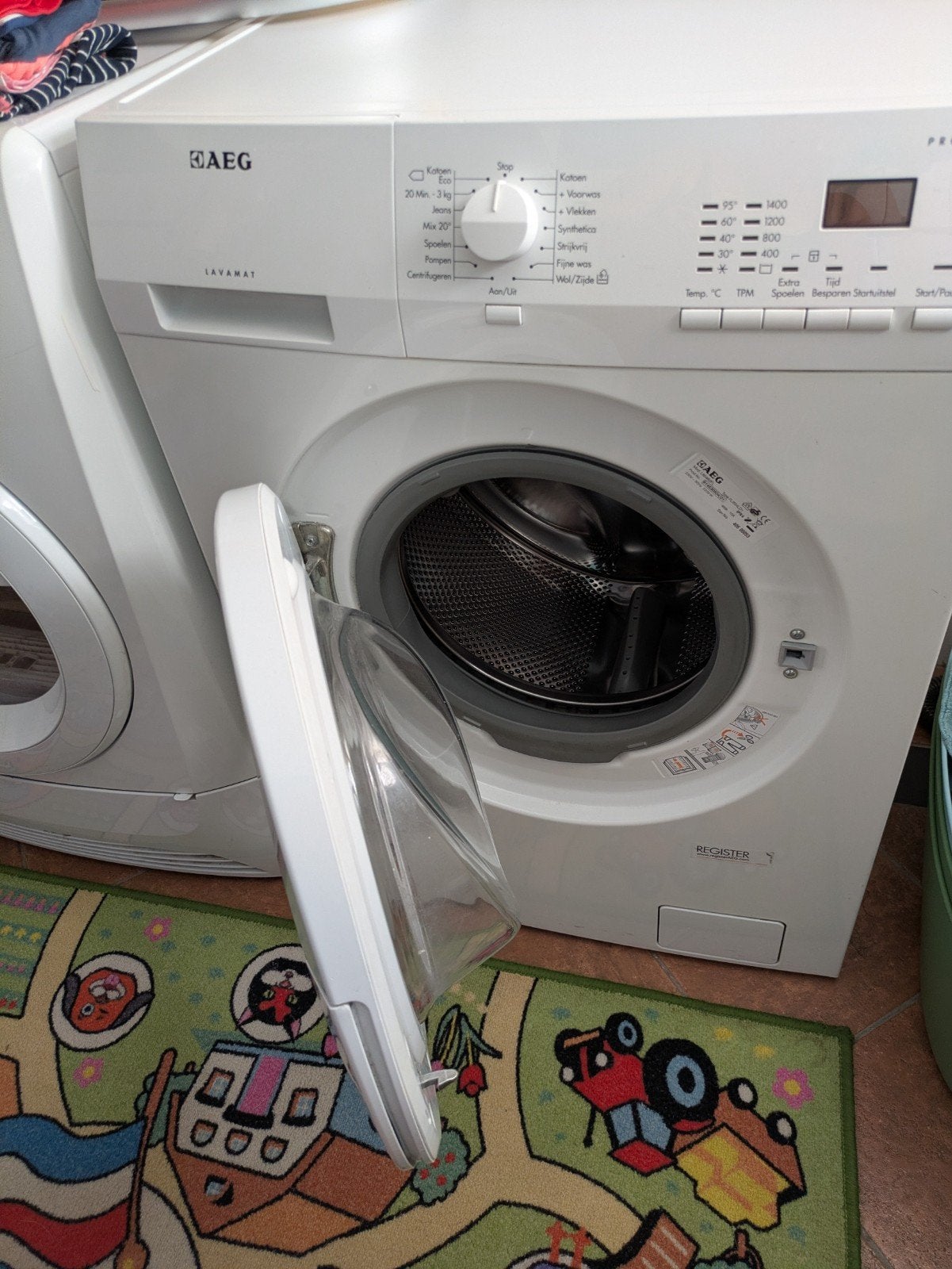 AEG Lavamat 6kg Wasmachine - Maakt zwaarder geluid, 6 tot 8 kg, Ophalen, Gebruikt, Voorlader