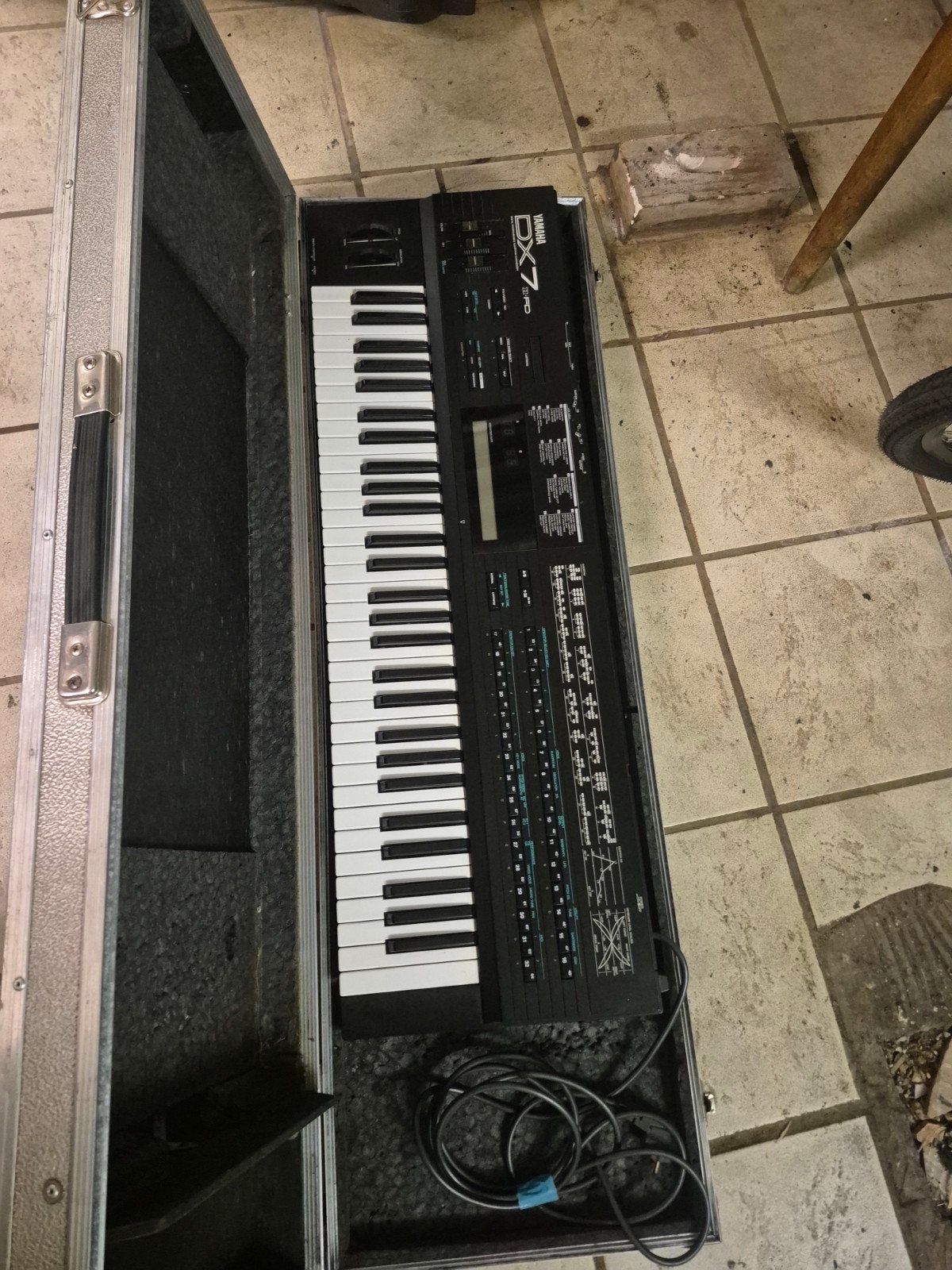 Yamaha DX7 IID Synthesizer met Flightcase, Ophalen, Met midi-aansluiting, Yamaha, 61 toetsen