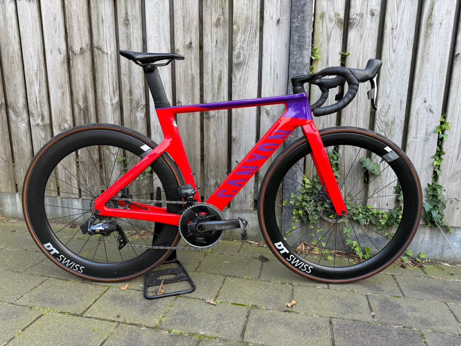 Canyon Aeroad CF SLX 8 Disc eTap - Hot Salsa, 28 inch, Carbon, Heren, Zo goed als nieuw