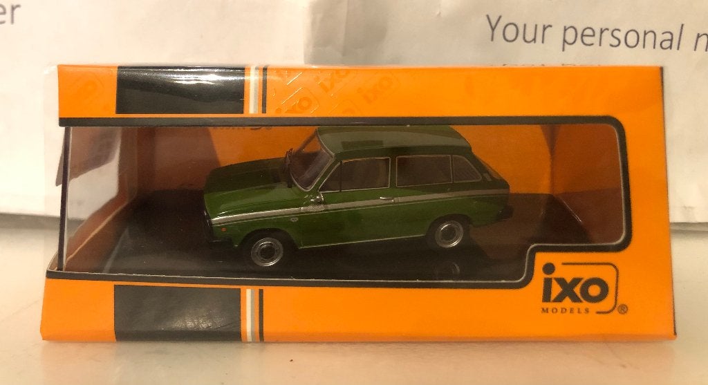 Ixo 1:43 Volvo 66 Kombi 1975 groen nieuw in display doosje, Ophalen of Verzenden, Nieuw, Auto, Overige merken