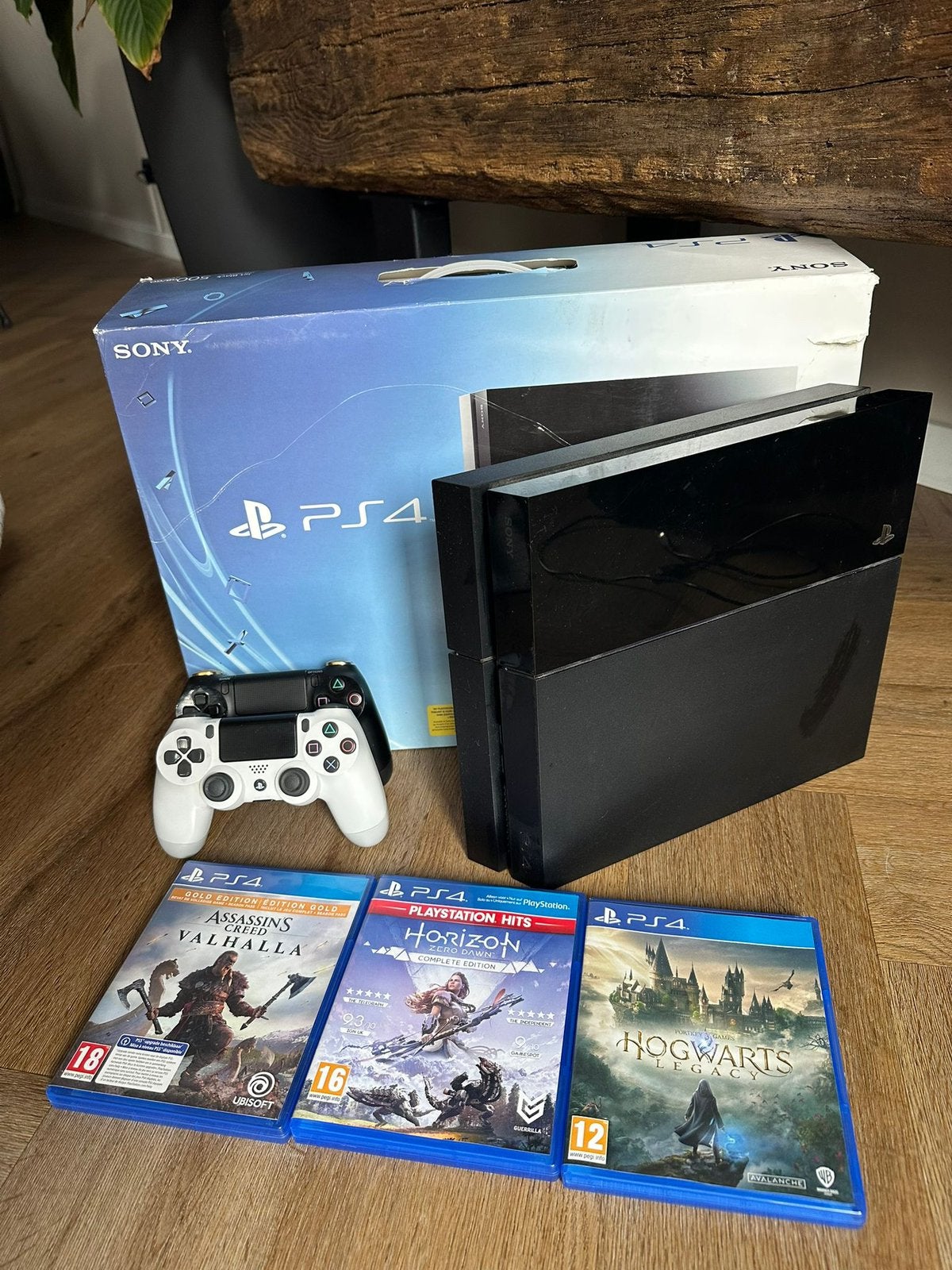 PS4 met 2 controllers, 3 games en incl bedradingen, Spelcomputers en Games, Spelcomputers | Sony PlayStation 4, Ophalen, Met 2 controllers