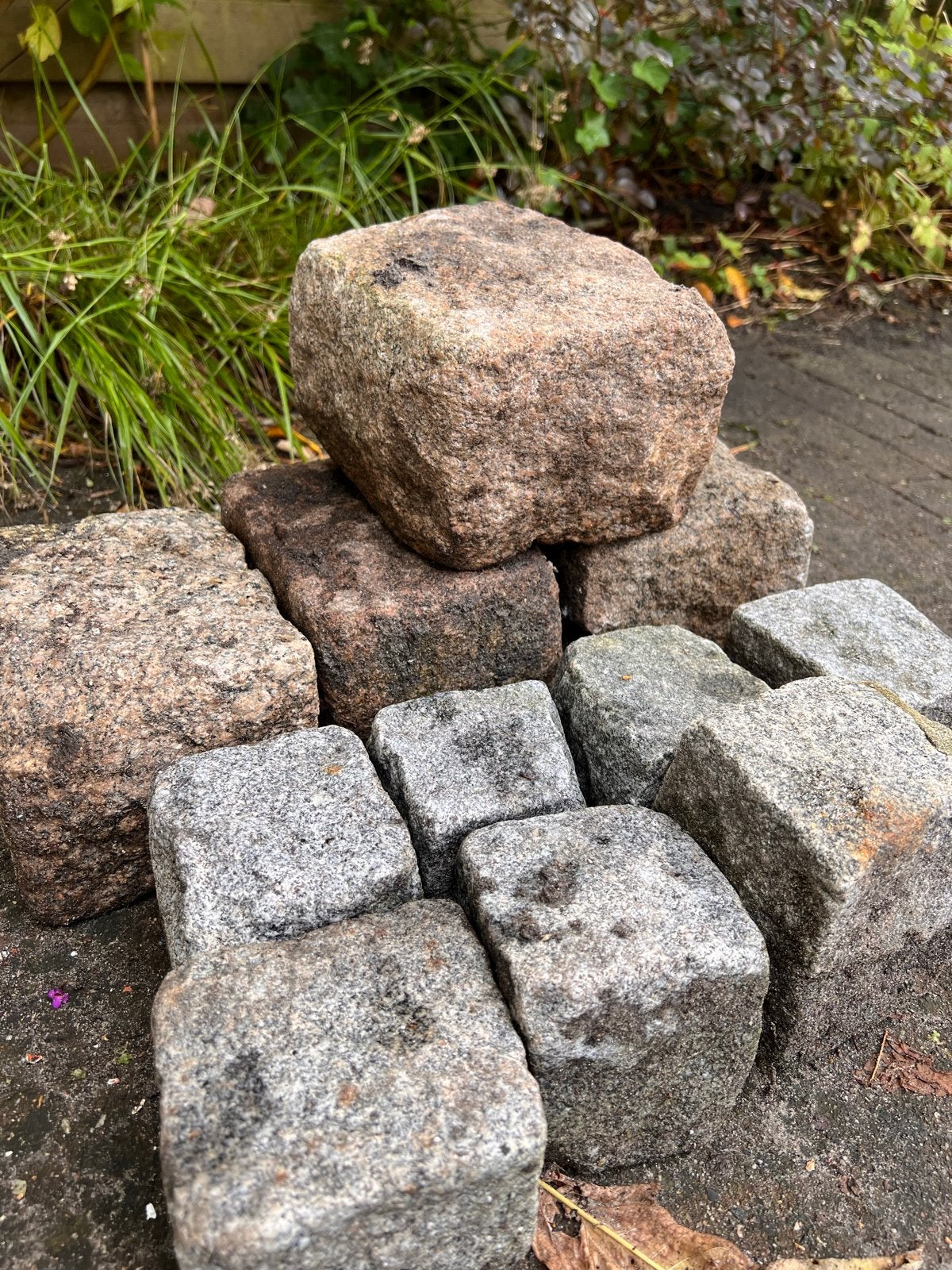 Natuurstenen keien en kasseien voor tuin of oprit, Tuin en Terras, Grind, Keien en Split, Ophalen, Gebruikt, Graniet, Kei
