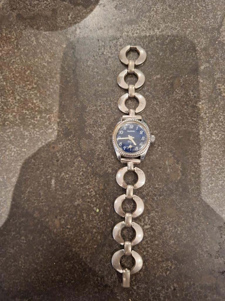 Palerma opwindbaar dameshorloge - loopt, glas beschadigd, Sieraden, Tassen en Uiterlijk, Overige merken, Overige materialen, Met bandje