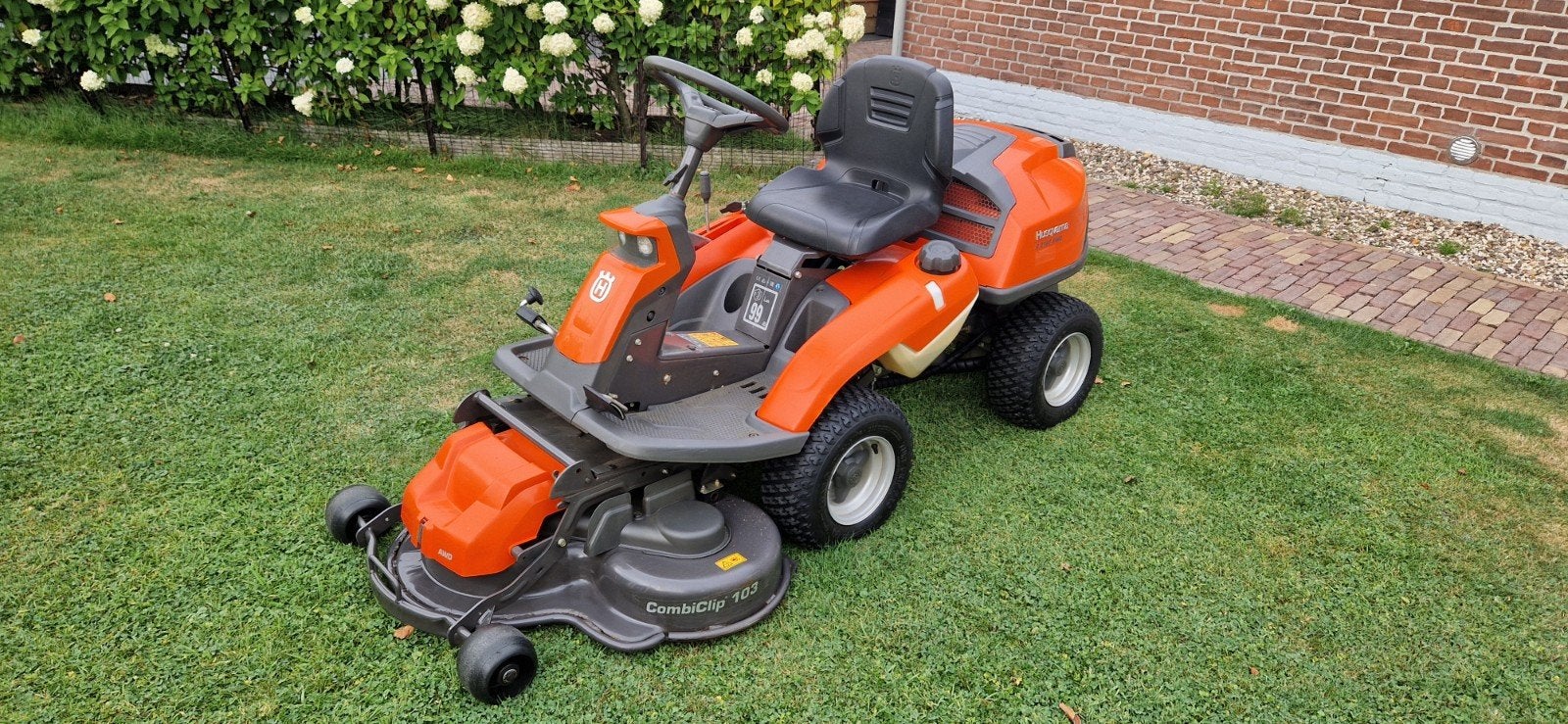 Husqvarna Rider R216TAWD 4X4,2 Cilinder motor., Mulchfunctie, Ophalen of Verzenden, Zo goed als nieuw, 90 tot 120 cm