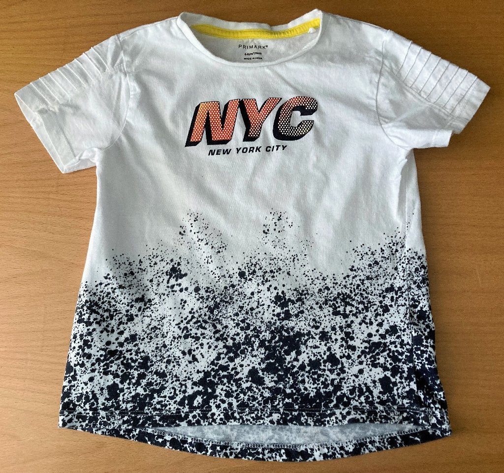 Wit NYC T-shirt met donkerblauw spetters maat 116 (5-6jr), Ophalen of Verzenden, Zo goed als nieuw, Shirt of Longsleeve, Primark