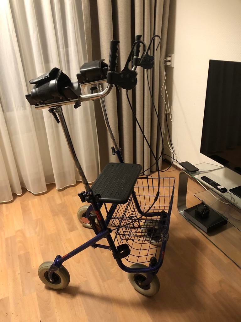 (VERKOCHT) Premis Provo armschalen, Diversen, Rollators, Gebruikt, Opvouwbaar, Ophalen