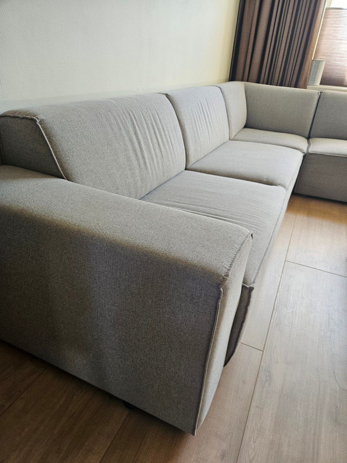 Grote grijze hoekbank met poef, Huis en Inrichting, Ophalen, Gebruikt, Hoekbank, 300 cm of meer