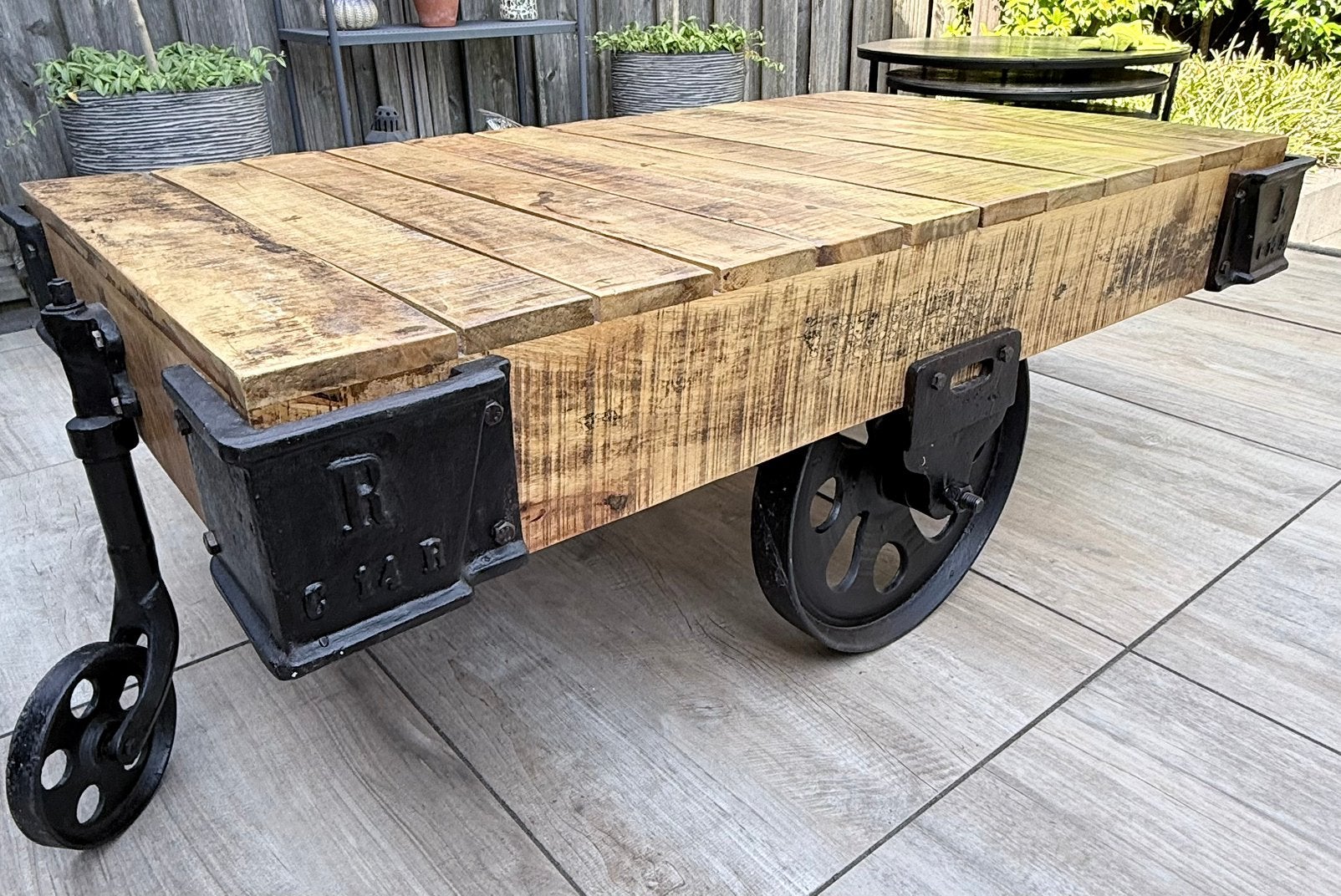 Railway salontafel 120 cm – industriële salontafel op wielen, Huis en Inrichting, Tafels | Salontafels, Ophalen, 100 tot 150 cm