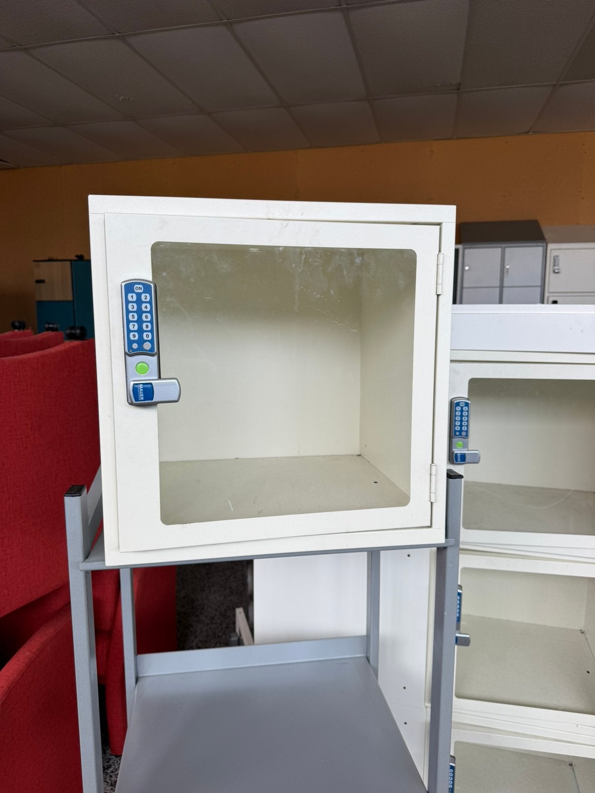 Doorzichtige lockers / kluisjes met cijferslot, Ophalen, Gebruikt