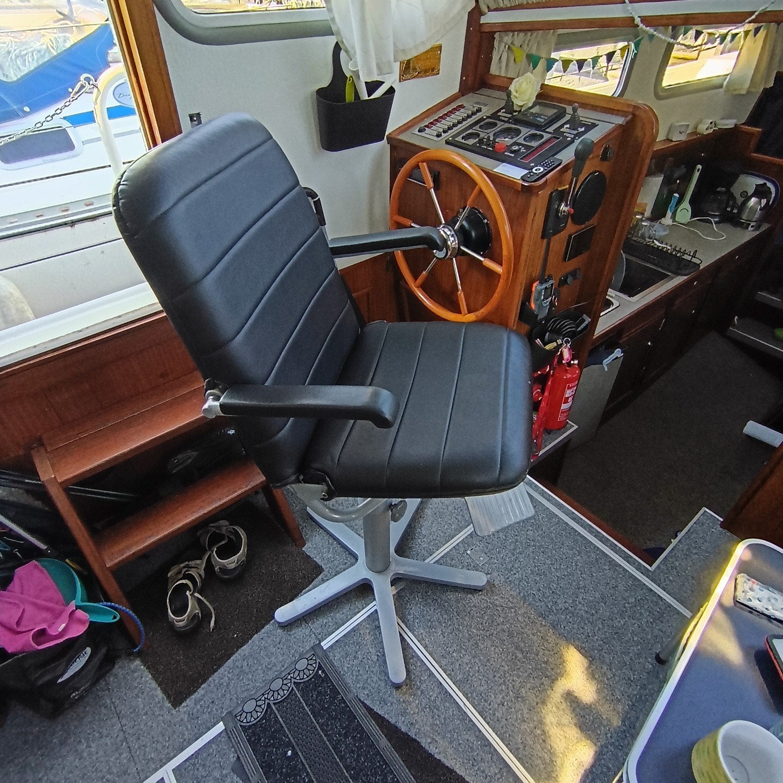Zwaardvis Stuurstoel, type Maryland , compleet met onderstel, Watersport en Boten, Ophalen, Zo goed als nieuw, Interieur en Kussens