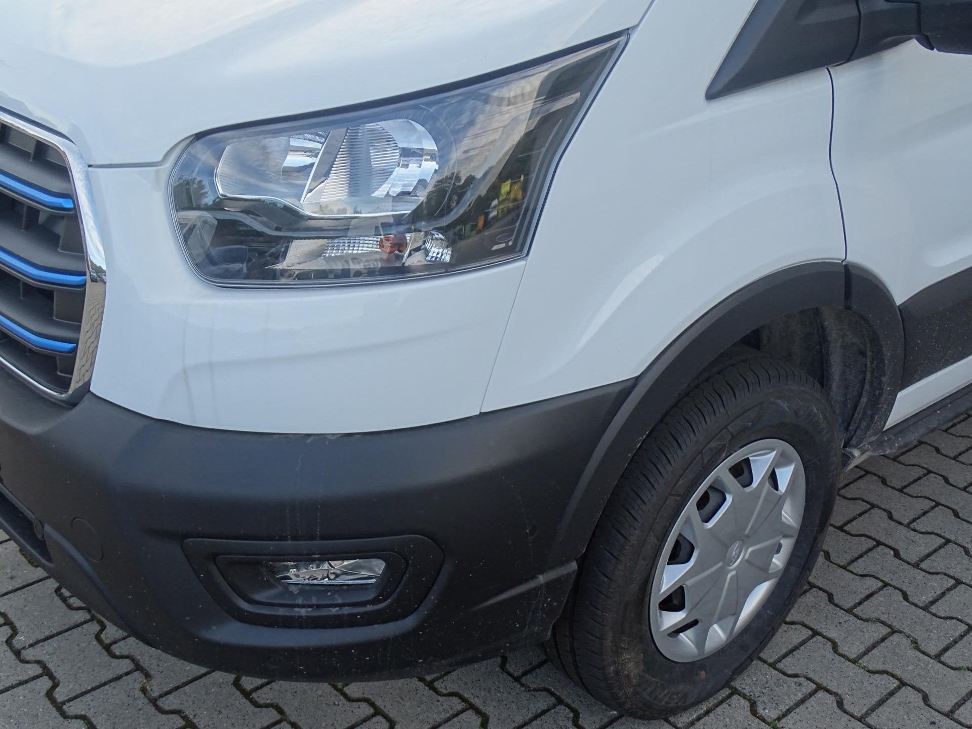 Ford E-Transit L2H2 Trend 68 kWh | 4,25 T | B Rijbewijs | la, Auto's, Bestelauto's, 12 maanden, Stof, Electronic Stability Program (ESP)