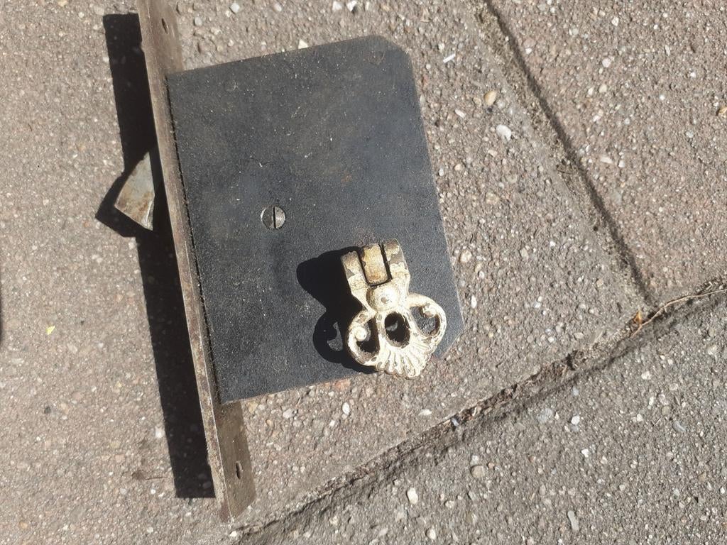 Antiek deurslot met sleutel - Klassiek design, Ophalen of Verzenden, Gebruikt, IJzer, Slot
