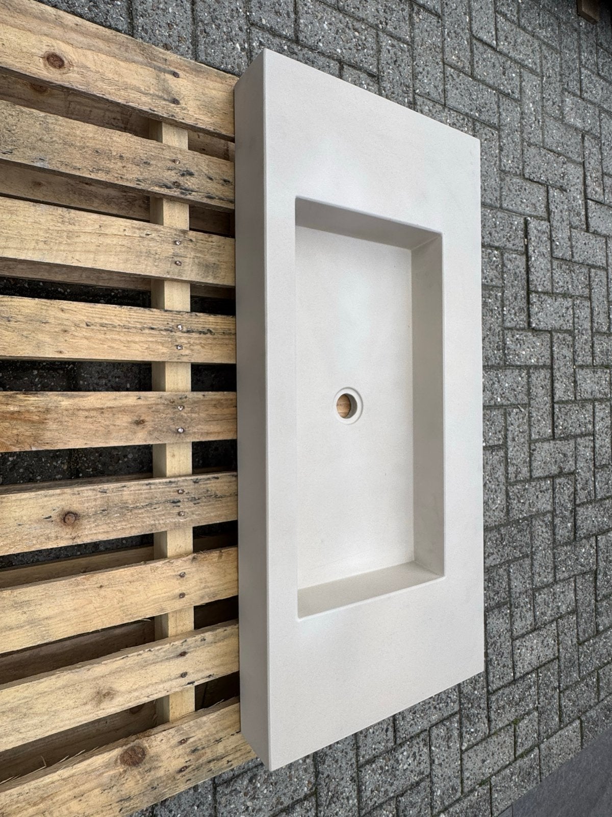 Nieuwe  Beige Detremmerie betonnen wastafel 100x45.5x10 cm, Ophalen, Nieuw, Steen, Wastafel