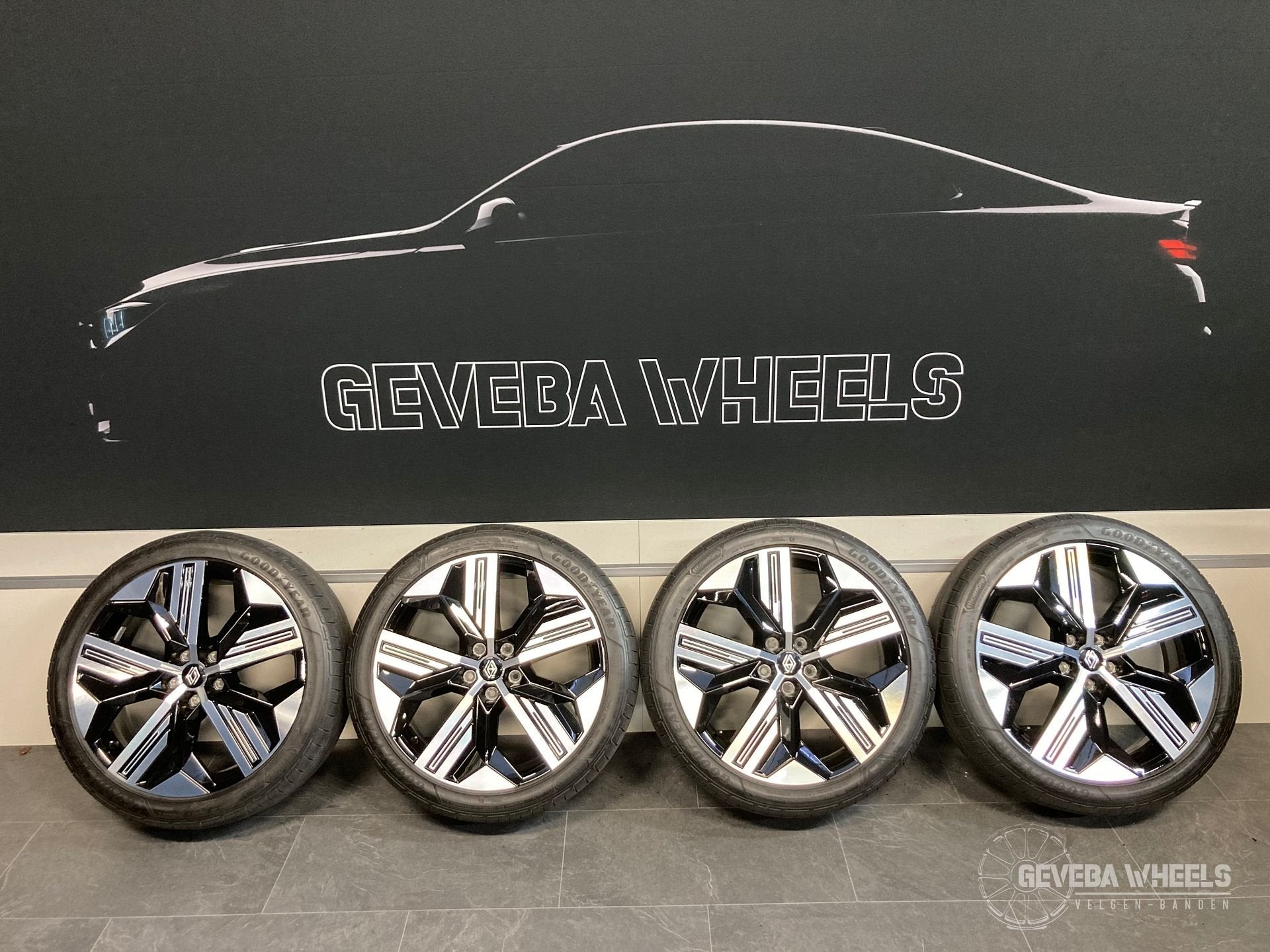 20” originele Renault Megane E-tech velgen + banden 5x114.3, Auto-onderdelen, Banden en Velgen, -, -, Banden en Velgen, Ophalen of Verzenden
