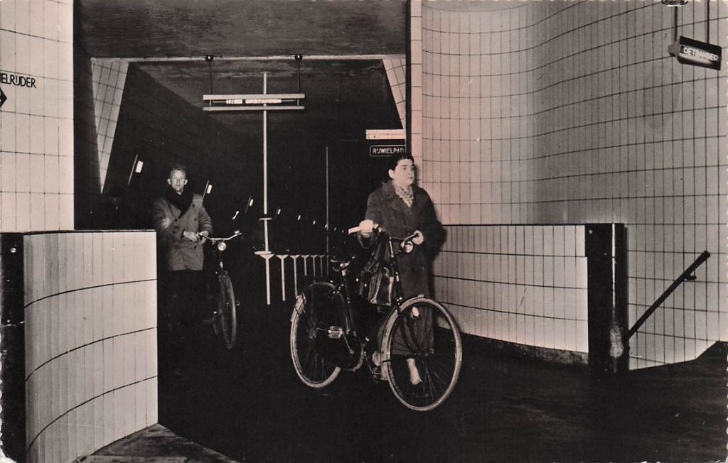 703-231-035 Rotterdam Maastunnel Wielrijderstunnel, Verzenden, Voor 1920, Zuid-Holland