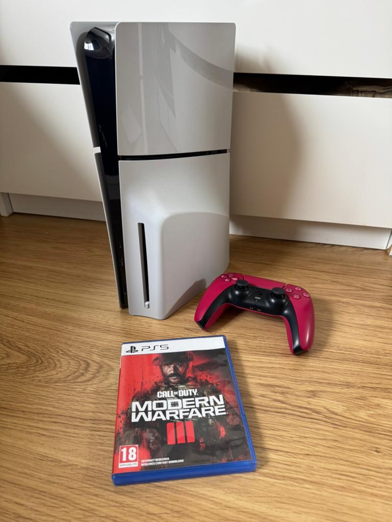 PlayStation 5 Slim Disk + COD Modern Warfare III, Spelcomputers en Games, Spelcomputers | Sony PlayStation 5, Zo goed als nieuw