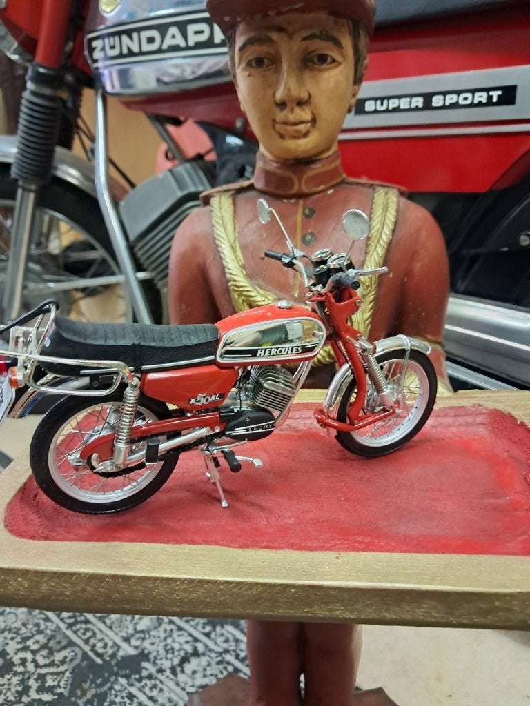 zundapp item (mancave), Fietsen en Brommers, Brommeronderdelen | Zundapp, Zo goed als nieuw, Overige typen, Ophalen of Verzenden