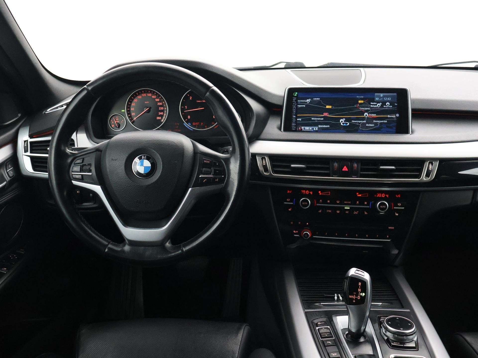 BMW X5 xDrive30d 258 PK HIGH EXECUTIVE + 3500 KG TREKHAAK |, Auto's, Automaat, Gebruikt, 2993 cc, Leder
