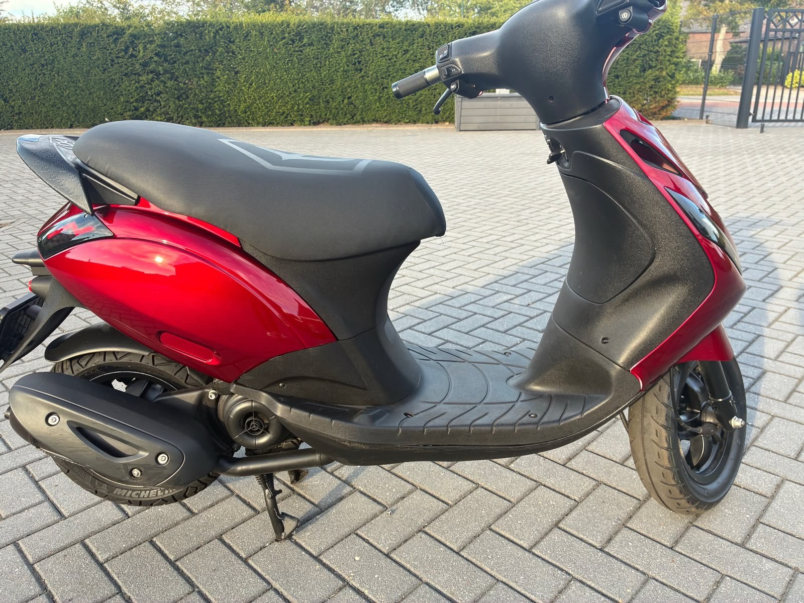 Piaggio zip E5 2023, Fietsen en Brommers, Ophalen, Maximaal 45 km/u, Zip, Zo goed als nieuw