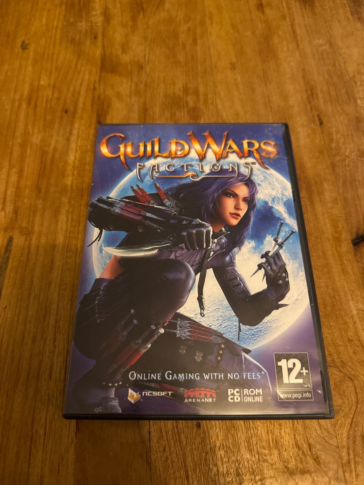 Guild Wars Factions PC CD-ROM - Online RPG, Online, Ophalen of Verzenden, Zo goed als nieuw, Role Playing Game (Rpg)