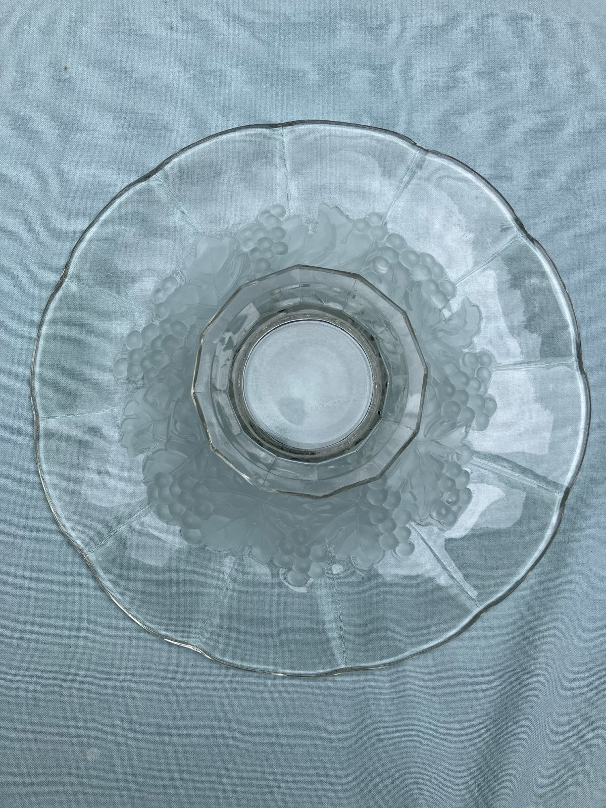 Antieke Glazen Fruitschaal met Druiven en Druivenbladeren, Ophalen of Verzenden