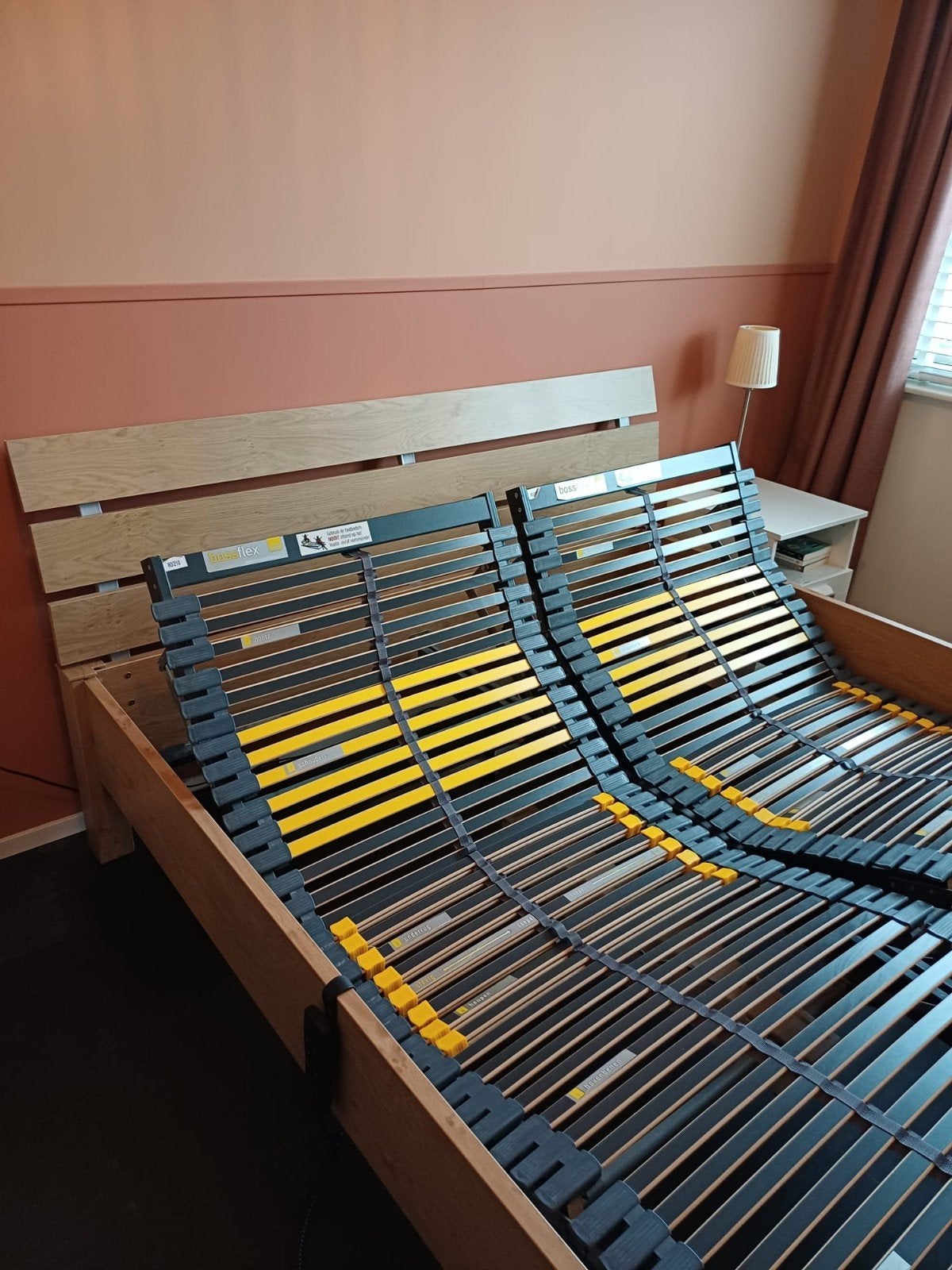 Bed en elektrische lattenbodems, Huis en Inrichting, Ophalen, 210 cm, Tweepersoons, Zo goed als nieuw