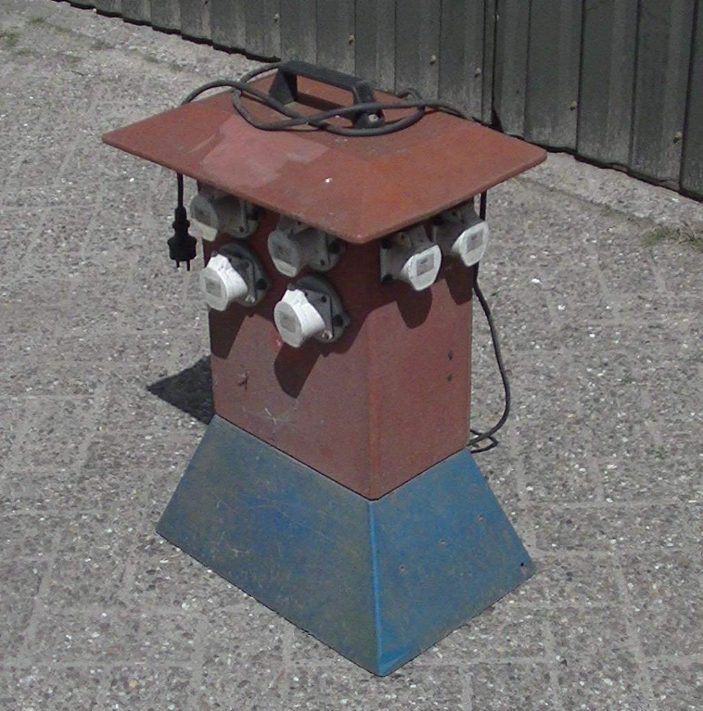 🌈Trafo / transformator 220 V naar 42 V / veiligheidstrafo🌈, Doe-het-zelf en Verbouw, Elektra en Kabels, Ophalen, Gebruikt, Overige typen