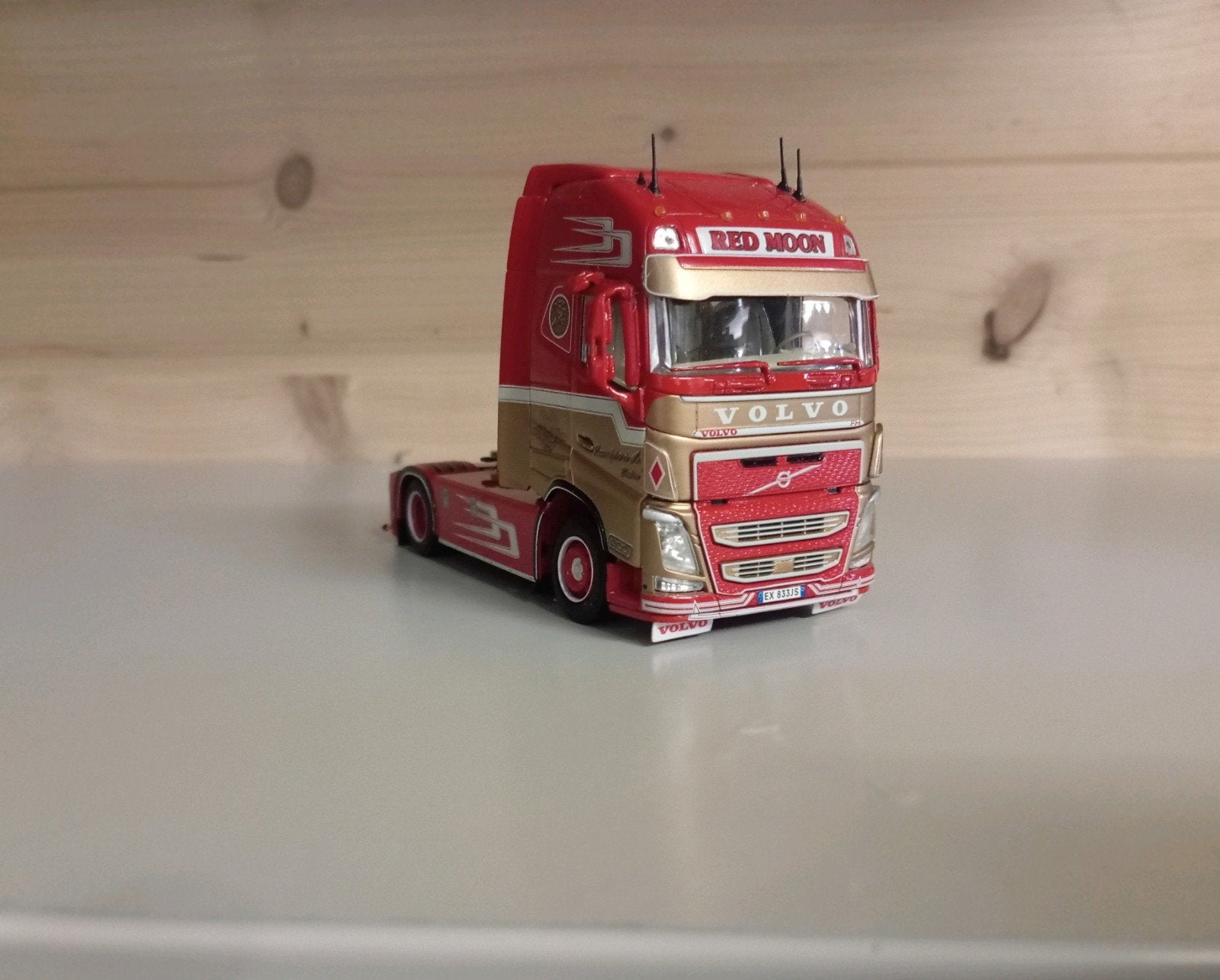 Volvo FH Red Moon Tekno, Ophalen of Verzenden, Zo goed als nieuw, Bus of Vrachtwagen, Tekno