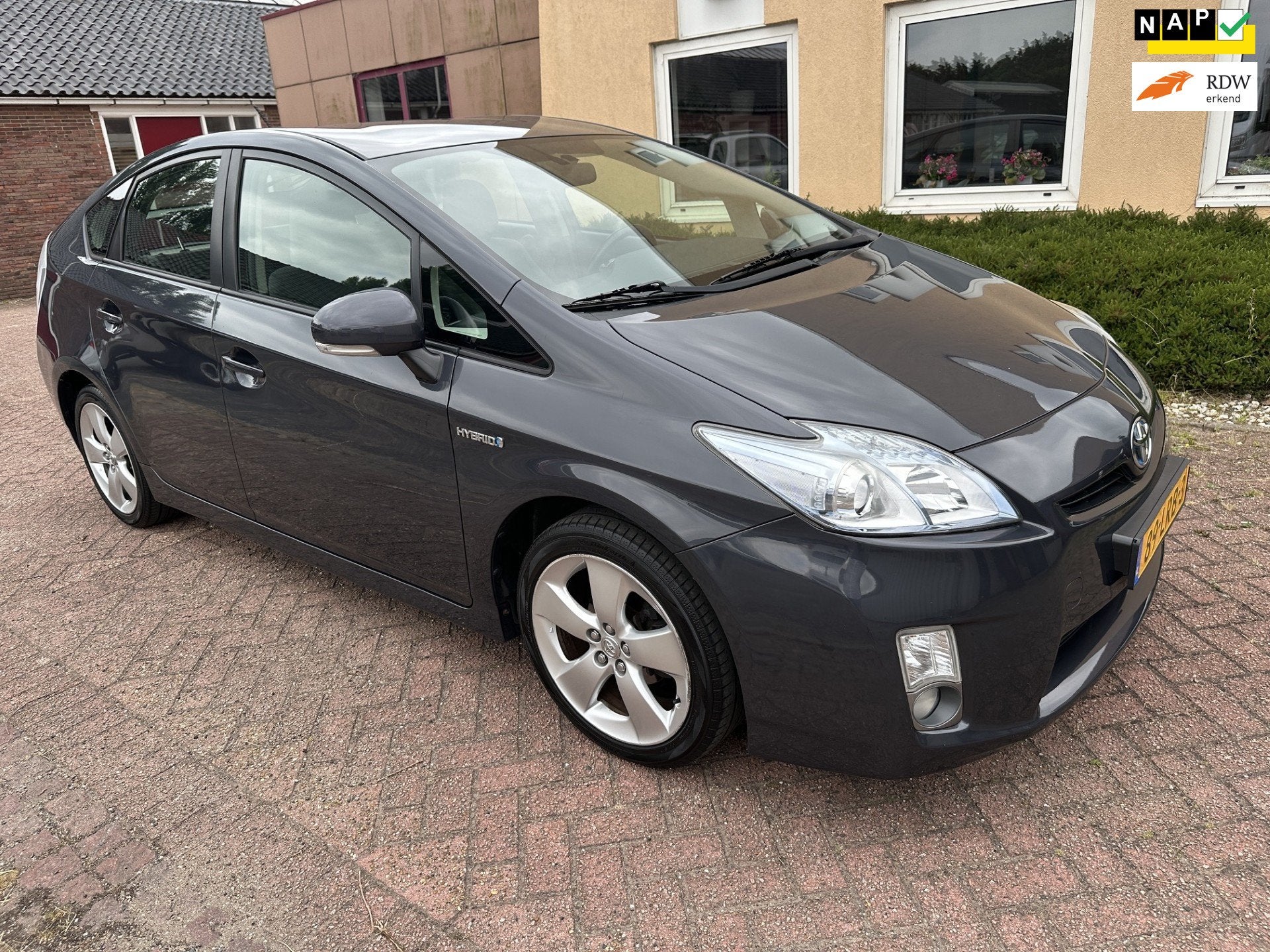 Toyota Prius 1.8 Aspiration NAVI/KLIMAAT NAP APK DEALER OH, Gebruikt, 4 cilinders, Alcantara, Origineel Nederlands