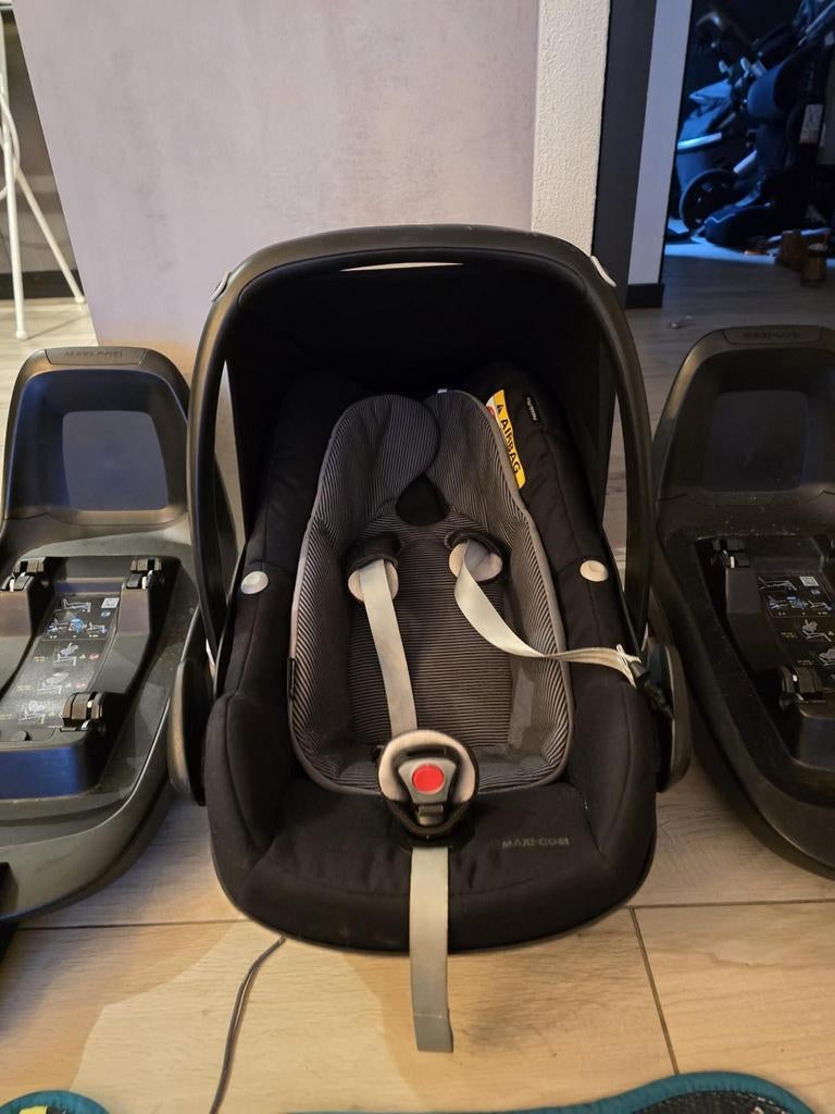 Maxi cosi met twee easybase, 9 t/m 18 kg, Ophalen of Verzenden, Maxi-Cosi, Gebruikt