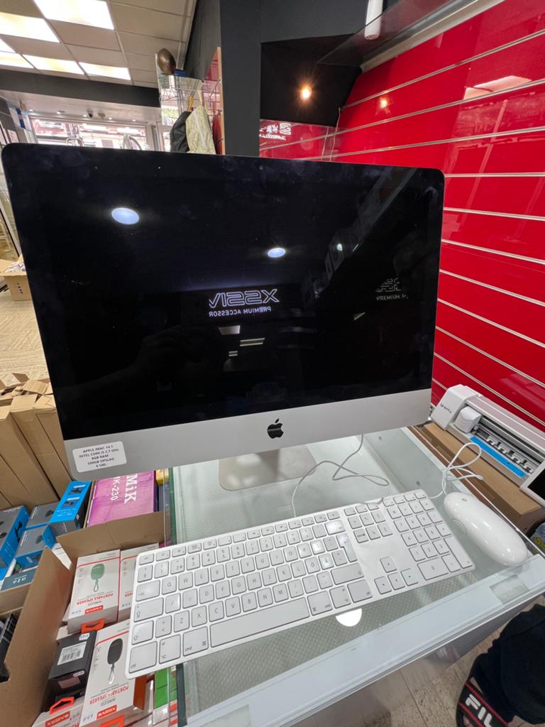 Apple iMac, Windows Tablet, Apple toetsenborden en meer, Computers en Software, Apple Desktops, Zo goed als nieuw, iMac, SSD, 2 tot 3 Ghz