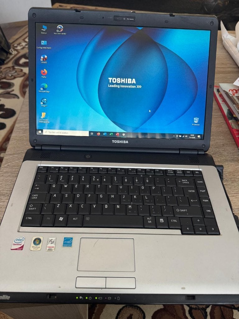 Goedwerkende Toshiba laptop L300- 4GB - 15inch, 2 tot 3 Ghz, 15 inch, 4 GB, Intel core 2Duo-T5800