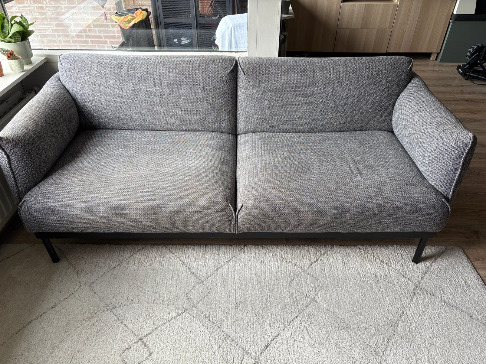 Ikea ÄPPLARYD 2-zitsbank, lichtgrijs met zwarte poten, Ophalen, 150 tot 200 cm, Tweepersoons, 75 tot 100 cm