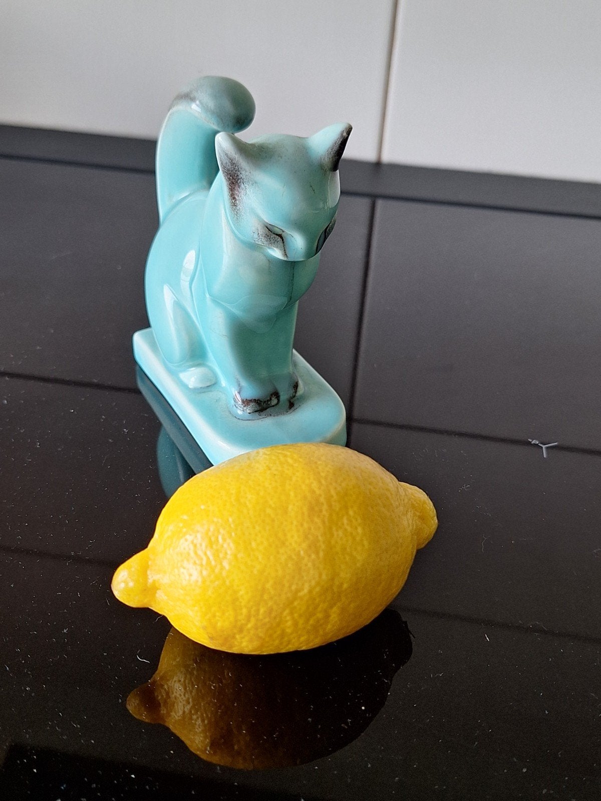 Art Deco Kat Beeldje - Zeldzaam Turquoise Keramiek, Ophalen of Verzenden
