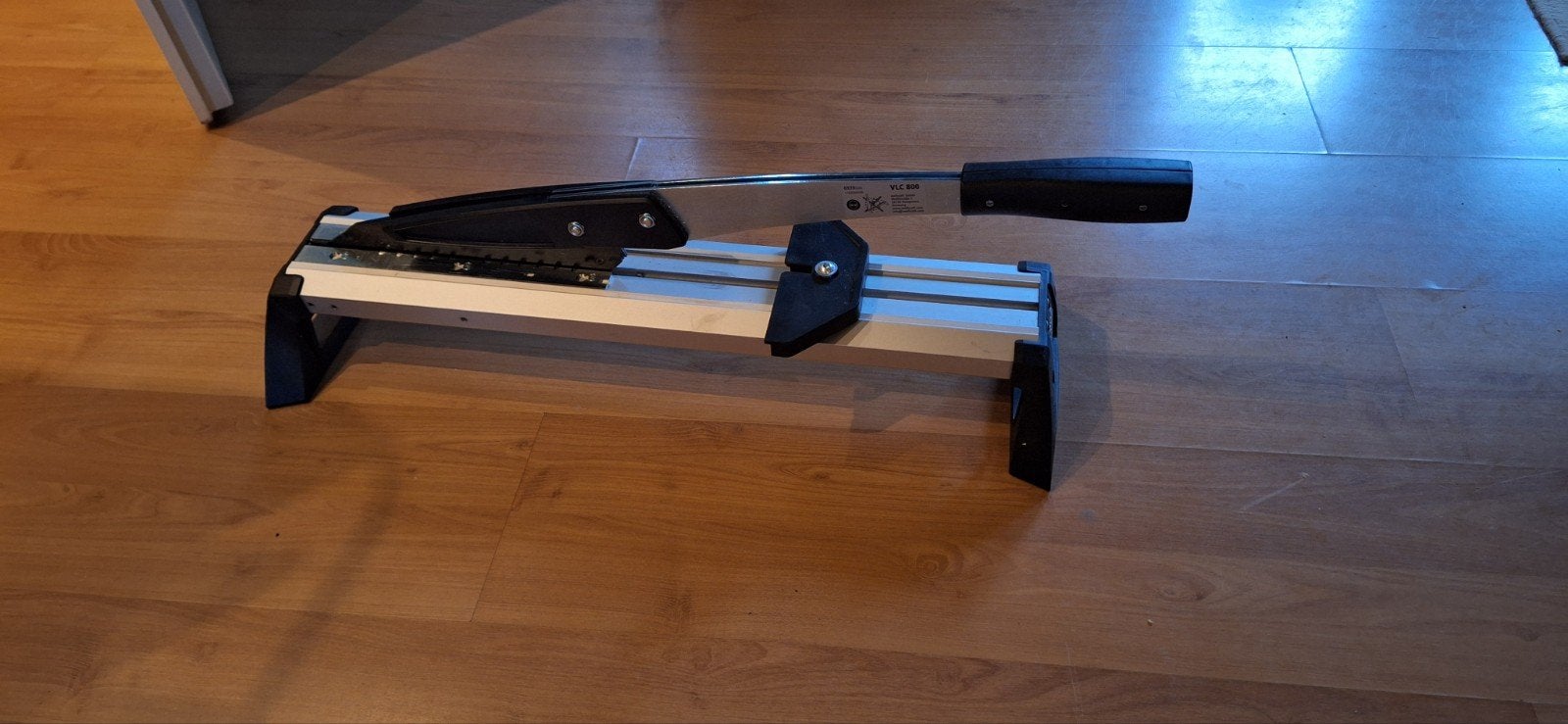 laminaat en pvc snijder Wolfcraft VLC 800, Ophalen, Zo goed als nieuw